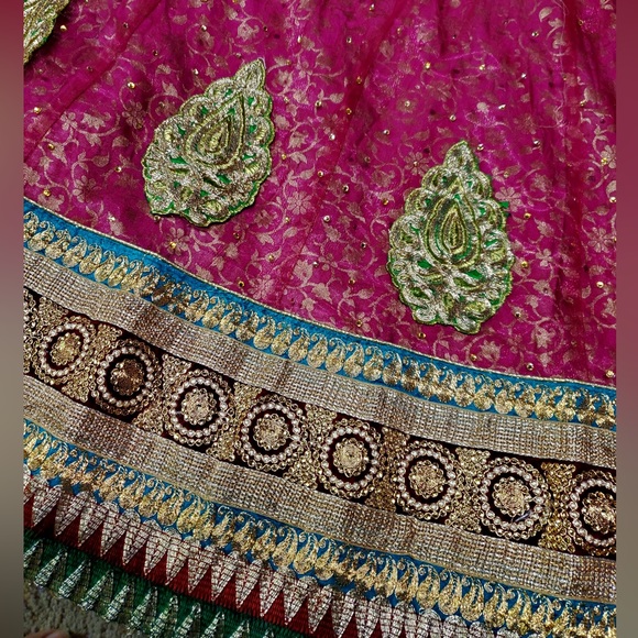 Pink/green lehenga with blouse - Picture 2 of 3